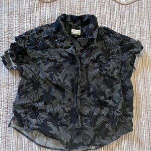 Universal Thread Black and White Graphic Button-Up Shirt